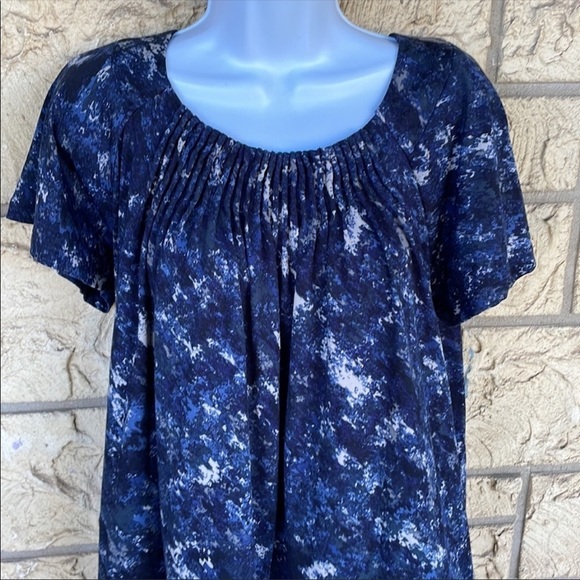 Daisy Fuentes Tunic top Abstract Size Med Flows Stretch Comfy - Picture 3 of 8